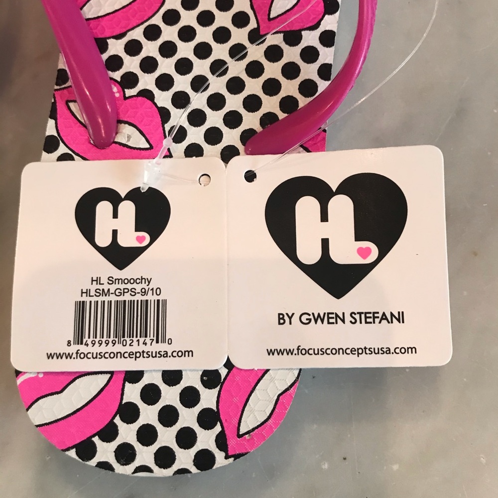 Harajuku Lovers by Gwen Stefani Flip Flops SMOOCH - Picture 2 of 7